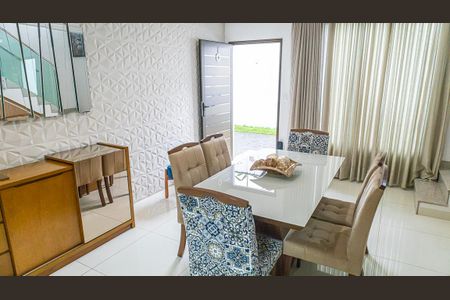 Casa de condomínio à venda com 184m², 3 quartos e 3 vagasSala