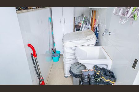 Casa de condomínio à venda com 184m², 3 quartos e 3 vagasÁrea de Serviço