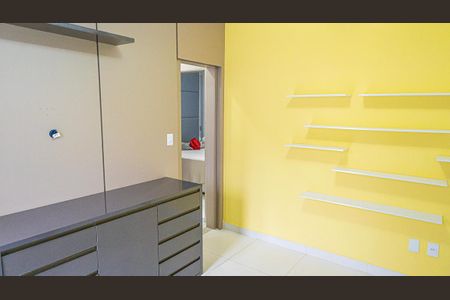 Casa de condomínio à venda com 184m², 3 quartos e 3 vagasQuarto 3 / varanda