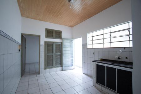 Casa para alugar com 60m², 2 quartos e sem vaga