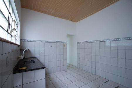 Casa para alugar com 60m², 2 quartos e sem vaga