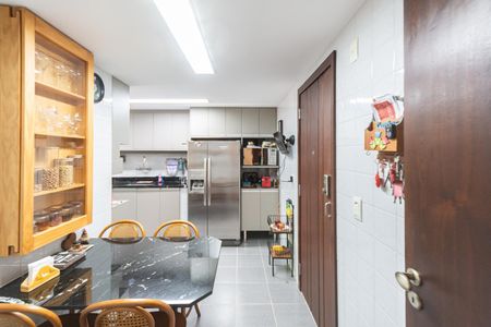 Apartamento à venda com 142m², 3 quartos e 2 vagasCozinha 