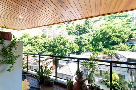 Apartamento à venda com 142m², 3 quartos e 2 vagasVaranda Quartos