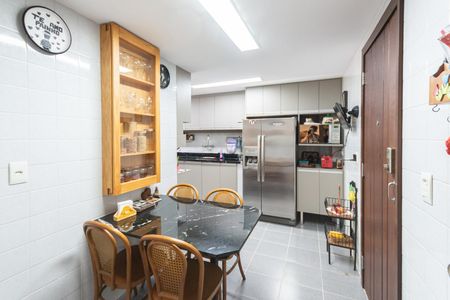 Apartamento à venda com 142m², 3 quartos e 2 vagasCozinha 