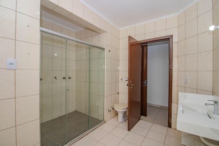 Casa para alugar com 299m², 4 quartos e 4 vagasBanheiro da Suíte 2