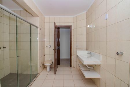 Casa para alugar com 299m², 4 quartos e 4 vagasBanheiro da Suíte 2