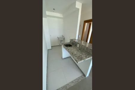 Cozinha de apartamento para alugar com 1 quarto, 35m² em Stella Maris, Salvador