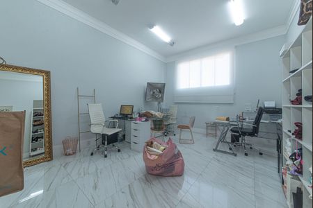 Casa à venda com 600m², 3 quartos e 5 vagasEscritorio - Sala de Reuniões
