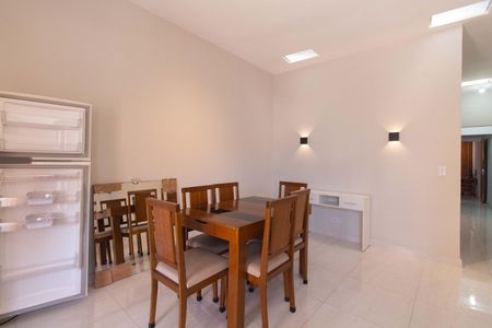 Sala e cozinha de casa para alugar com 2 quartos, 80m² em Jardim da Gloria, São Paulo