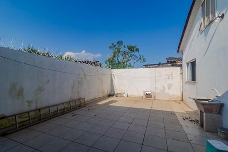 Casa à venda com 110m², 2 quartos e 2 vagas Casa à venda com 110m², 2 quartos e 2 vagasQuintal dos fundos