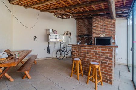 Casa à venda com 110m², 2 quartos e 2 vagas Casa à venda com 110m², 2 quartos e 2 vagasChurrasqueira