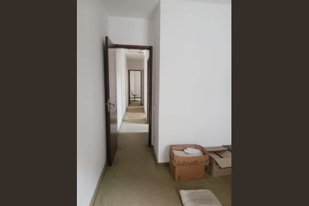 Casa à venda com 100m², 3 quartos e 2 vagasCorredor