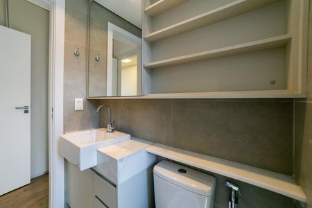 Casa de condomínio para alugar com 83m², 3 quartos e 1 vaga Casa de condomínio para alugar com 83m², 3 quartos e 1 vagaBanheiro da Suíte 1