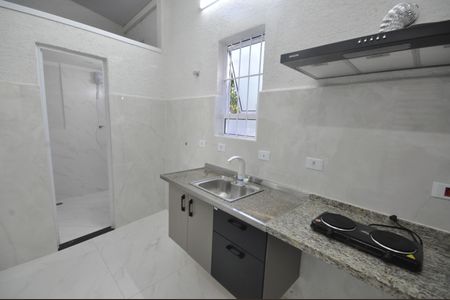 Cozinha de casa para alugar com 1 quarto, 30m² em Parque Edu Chaves, São Paulo