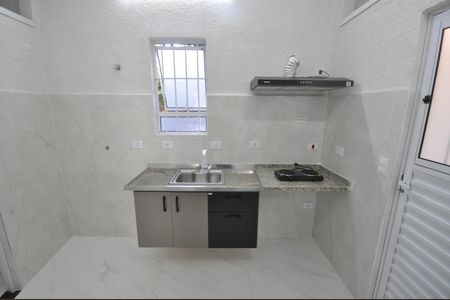 Cozinha de casa para alugar com 1 quarto, 30m² em Parque Edu Chaves, São Paulo