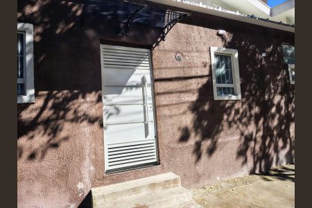 Fachada de casa para alugar com 1 quarto, 30m² em Parque Edu Chaves, São Paulo