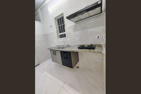 Cozinha de casa para alugar com 1 quarto, 30m² em Parque Edu Chaves, São Paulo