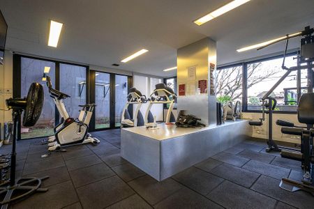 Apartamento à venda com 68m², 3 quartos e 2 vagas Apartamento à venda com 68m², 3 quartos e 2 vagasAcademia