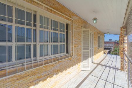 Casa para alugar com 250m², 4 quartos e 3 vagas Casa para alugar com 250m², 4 quartos e 3 vagasVaranda da Sala 2