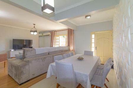 Casa para alugar com 250m², 4 quartos e 3 vagas Casa para alugar com 250m², 4 quartos e 3 vagasSala