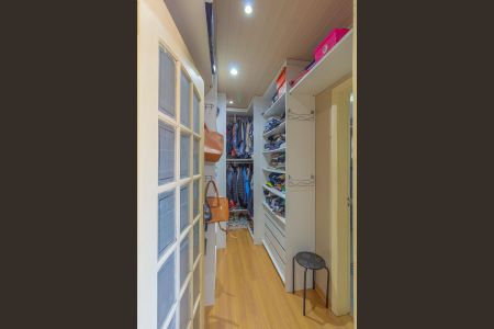 Casa para alugar com 250m², 4 quartos e 3 vagas Casa para alugar com 250m², 4 quartos e 3 vagasCloset da suíte