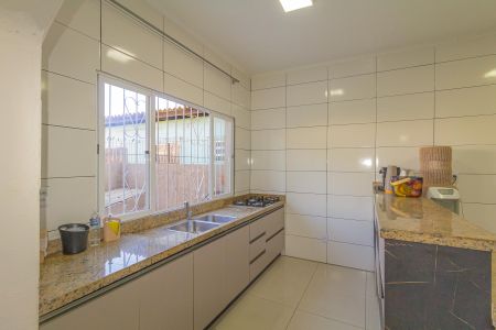 Casa para alugar com 250m², 4 quartos e 3 vagas Casa para alugar com 250m², 4 quartos e 3 vagasCozinha