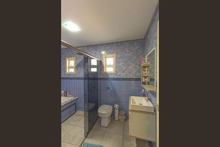 Casa para alugar com 250m², 4 quartos e 3 vagas Casa para alugar com 250m², 4 quartos e 3 vagasBanheiro da Suíte