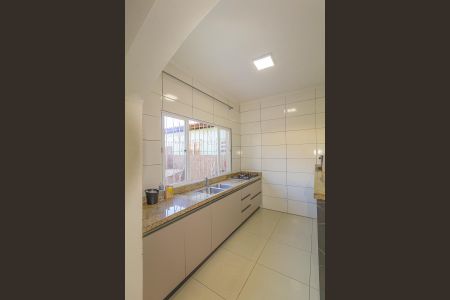 Casa para alugar com 250m², 4 quartos e 3 vagas Casa para alugar com 250m², 4 quartos e 3 vagasCozinha