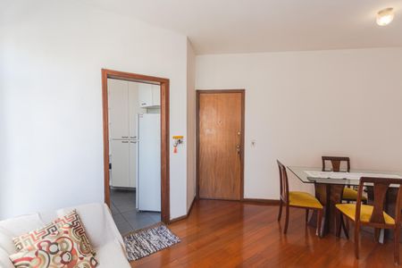Apartamento à venda com 115m², 2 quartos e 1 vagaSala