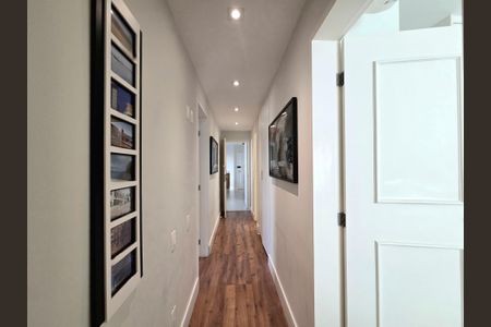 Apartamento à venda com 128m², 3 quartos e 3 vagasCorredor