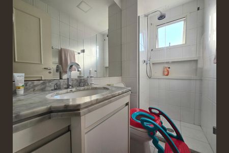 Apartamento à venda com 128m², 3 quartos e 3 vagasBanheiro da Suíte 2