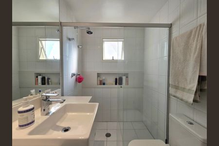 Apartamento à venda com 128m², 3 quartos e 3 vagasBanheiro da Suíte 1