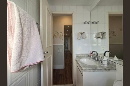 Apartamento à venda com 128m², 3 quartos e 3 vagasBanheiro da Suíte 2