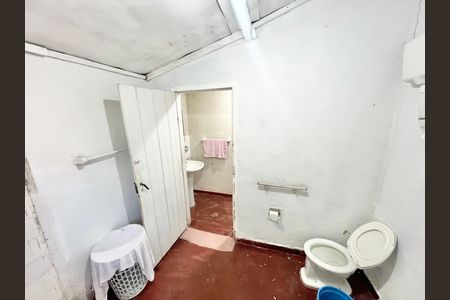 Casa à venda com 800m², 2 quartos e 5 vagasBanheiro