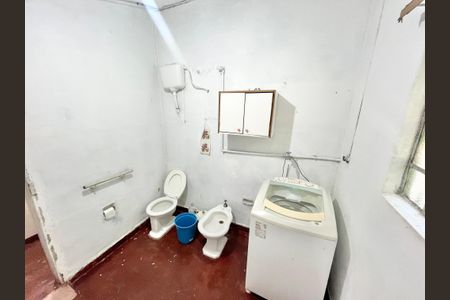 Casa à venda com 800m², 2 quartos e 5 vagasBanheiro
