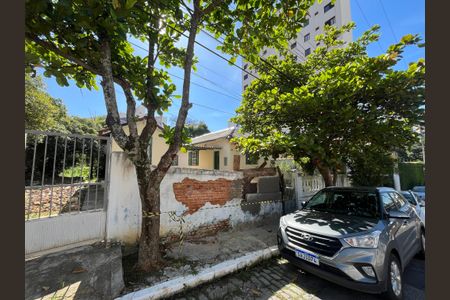 Casa à venda com 800m², 2 quartos e 5 vagasFachada
