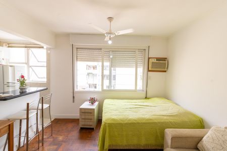 Sala/Quarto de apartamento para alugar com 1 quarto, 24m² em Centro Histórico, Porto Alegre