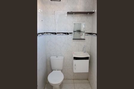 Casa para alugar com 64m², 2 quartos e sem vaga Casa para alugar com 64m², 2 quartos e sem vagaBanheiro