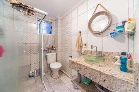 Banheiro  de apartamento à venda com 2 quartos, 50m² em Vila Bela Vista, Santo André