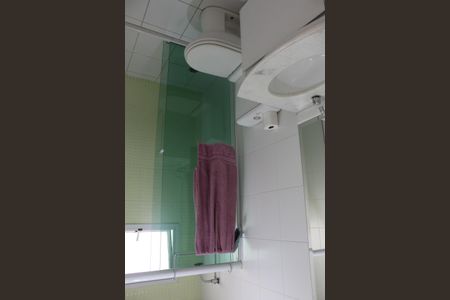 Casa de condomínio para alugar com 173m², 3 quartos e 3 vagasBanheiro