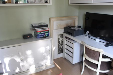 Casa de condomínio para alugar com 173m², 3 quartos e 3 vagasQuarto 1