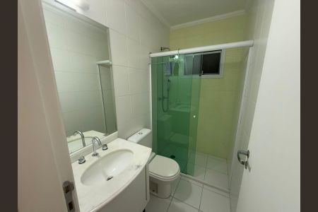 Banheiro de casa de condomínio para alugar com 3 quartos, 173m² em Jardim Passargada I, Cotia