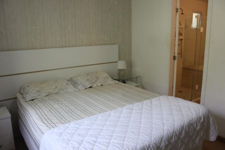 Casa de condomínio para alugar com 173m², 3 quartos e 3 vagasSuíte 1