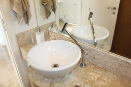 Casa de condomínio para alugar com 173m², 3 quartos e 3 vagasLavabo