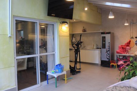 Casa de condomínio para alugar com 173m², 3 quartos e 3 vagasQuintal