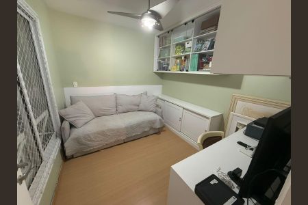 Casa de condomínio para alugar com 173m², 3 quartos e 3 vagasEscritório