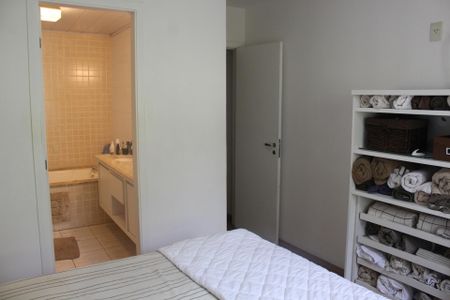 Casa de condomínio para alugar com 173m², 3 quartos e 3 vagasSuíte 1