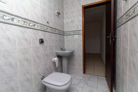 Casa de condomínio para alugar com 160m², 3 quartos e 2 vagas Casa de condomínio para alugar com 160m², 3 quartos e 2 vagasBanheiro 2
