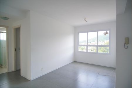 Sala de apartamento à venda com 2 quartos, 60m² em Jardim Carvalho, Porto Alegre