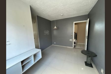Sala de apartamento para alugar com 2 quartos, 48m² em Pavuna, Nilópolis